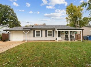 20 Jamestown Dr, Saint Peters, MO 63376