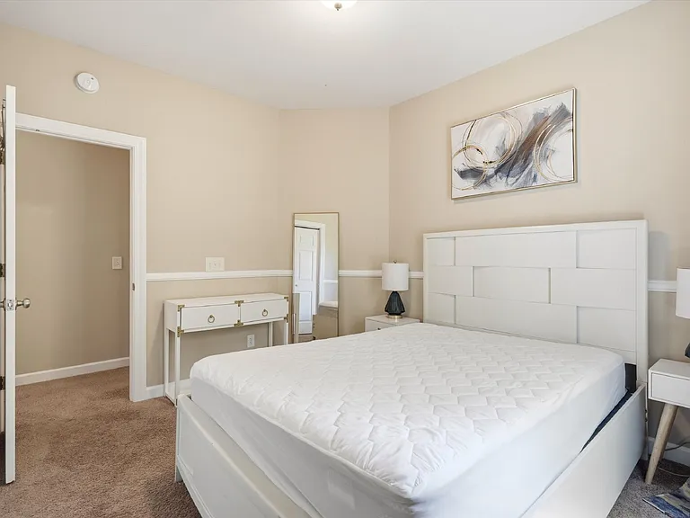 407 S Elgin Ct — Photo 17
