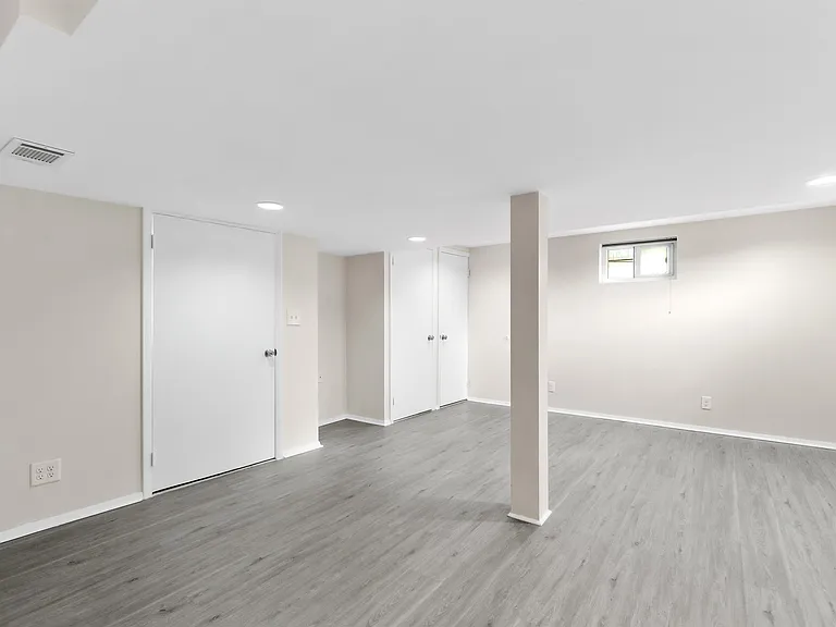 178 W 33rd St #1 — Photo 22