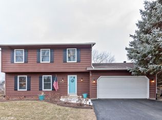 2433 Flambeau Dr, Naperville, IL 60564