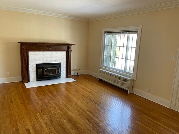 3rd image of 224 Washington St #101