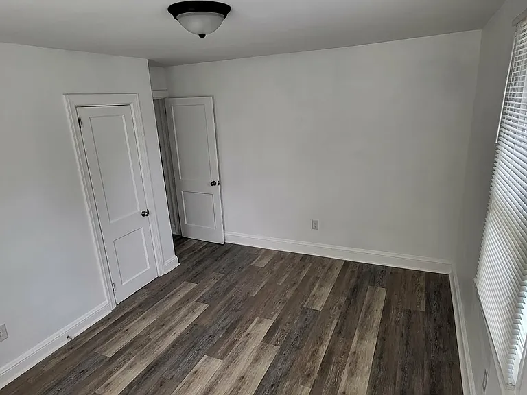 4860 Elmhurst Ave #B — Photo 13