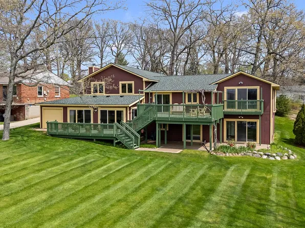 2745 Lari Ct, West Bloomfield, MI 48324