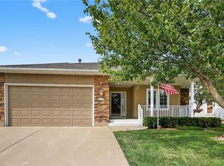 912 SW Soldier Ct, Lees Summit, MO 64082