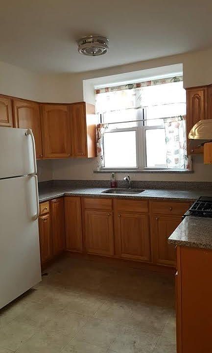 1st image of 34 Bay 13th St