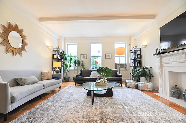 Rented by Stonecrest Realty | media 14