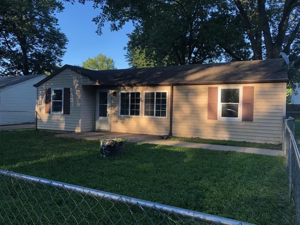 1712 S Oakdale Dr, Yorktown, IN 47396