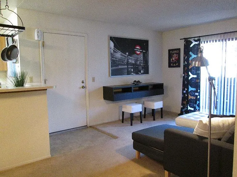 Rancho Sierra Apartments — Photo 12