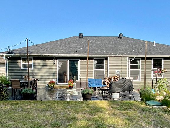 5th image of 275 Davis Dr