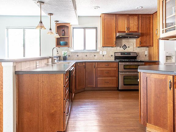 3rd image of 10509 Malaguena Ln NE