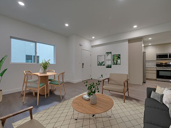 5th image of 861 S Gramercy Pl #401