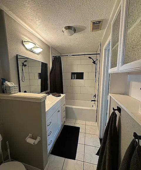 1219 Lynn Ln — Photo 10