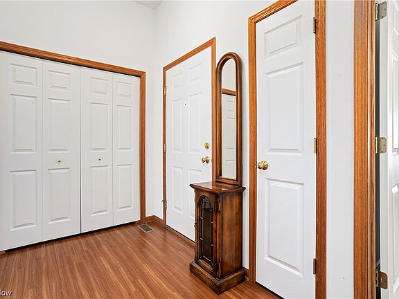 2nd image of 318 Stonehedge Dr
