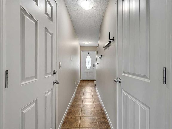 4th image of 401 W Copperpond Lndg SE