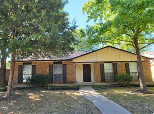 3222 Weather Vane Ln, Dallas, TX 75228