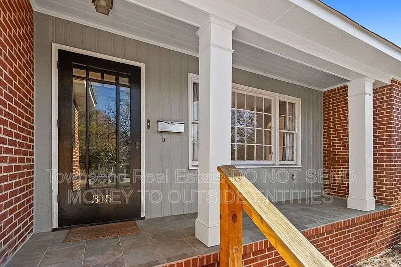 3 bed, 2.0 bath, 1575 sqft, $1,595 — Photo 3