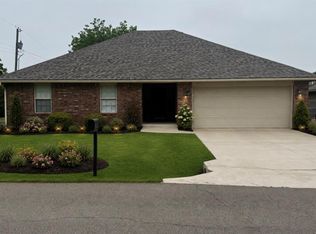 209 Williams Ave, Tuttle, OK 73089