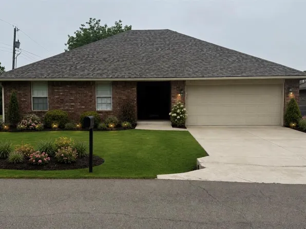 209 Williams Ave, Tuttle, OK 73089