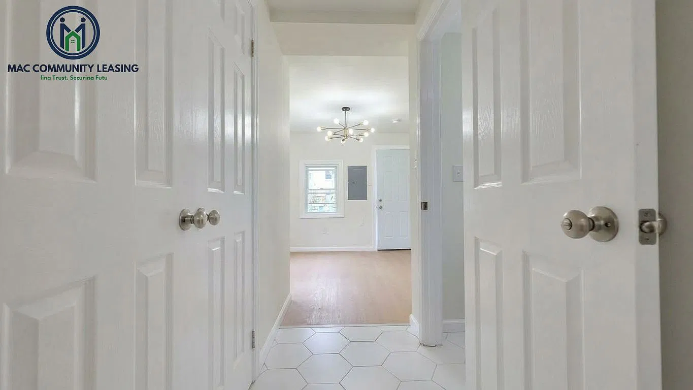 3 bed, 1300 sqft, $2,995 — Photo 4