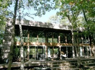 22 Springwood Ln, East Hampton, NY 11937