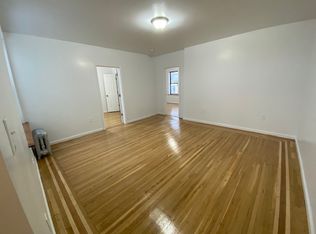 20-67 38th St #C5, Astoria, NY 11105