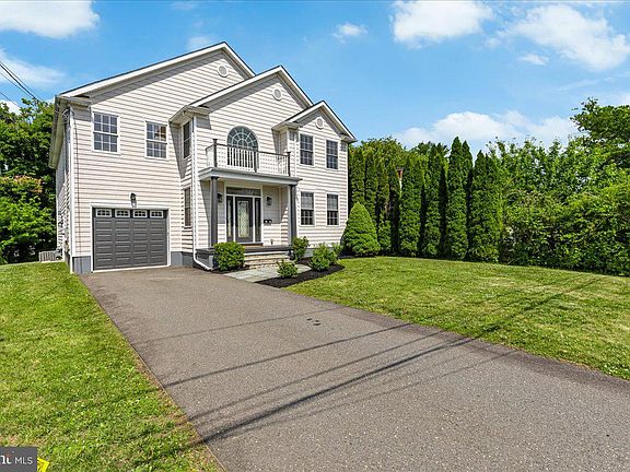 3rd image of 35 Leavitt Ln