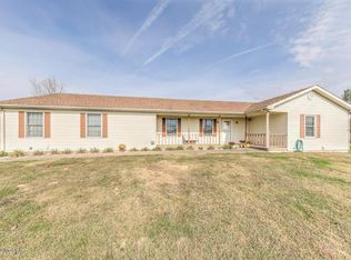 2796 Lawrenceburg Rd, Bloomfield, KY 40008