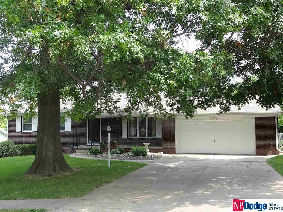 1st image of 3023 S 118th St