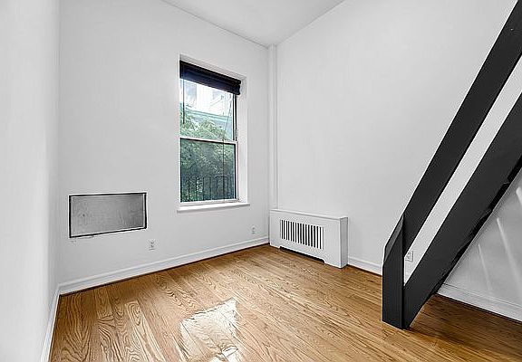 4th image of 124 E 27th St APT 3C