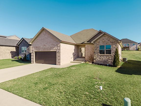 3rd image of 638 Fourwinds Dr