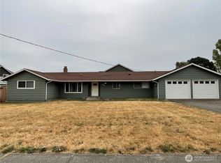 185 SW 3rd Ave, Oak Harbor, WA 98277