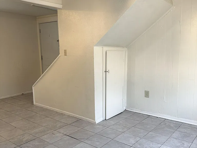 210 SW 21st Ave #D-1932 — Photo 1