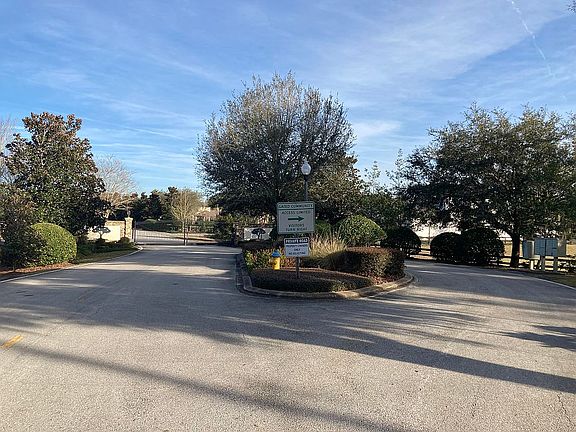 2nd image of 1491 Shady Meadow Ln