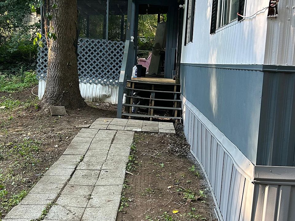 1st image of 104 Woodbridge St #35