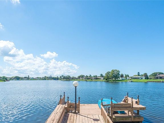 4th image of 9721 Lakeside Ln
