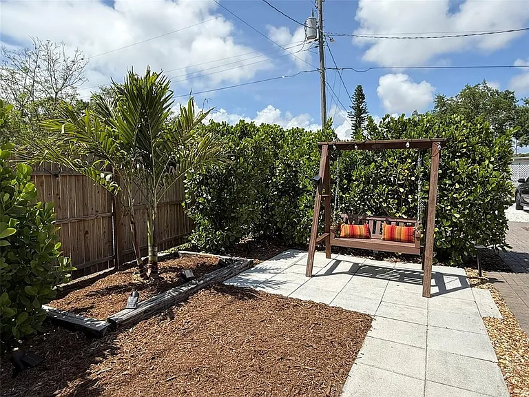 828 S Tuttle Ave #B — Photo 18