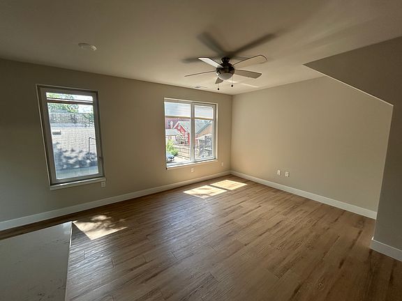 5th image of 821 Williamson St APT 211