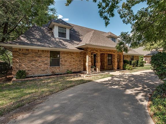 2nd image of 6301 Riviera Dr