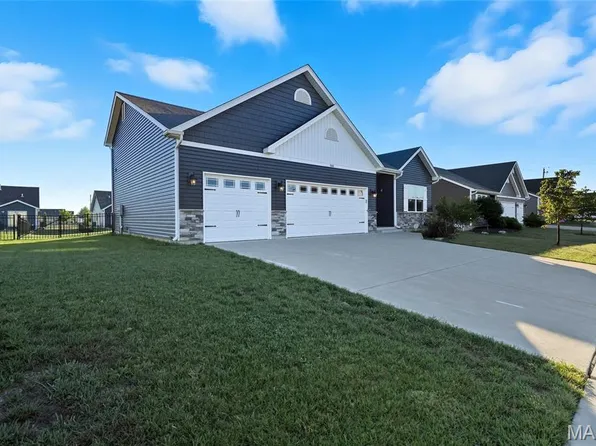504 Summerbrook Estates Ct, Wentzville, MO 63385