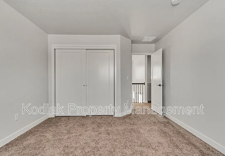 3199 S Claire Ave — Photo 11