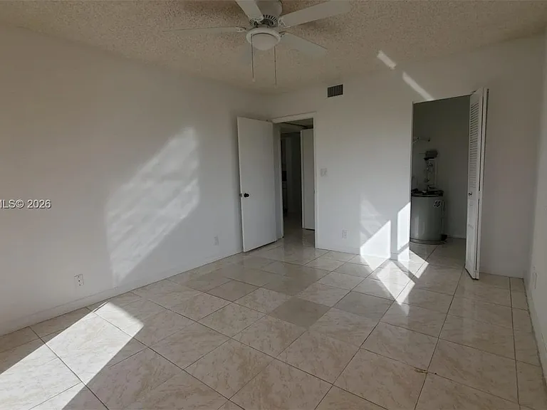 8160 Geneva Ct #412 — Photo 7