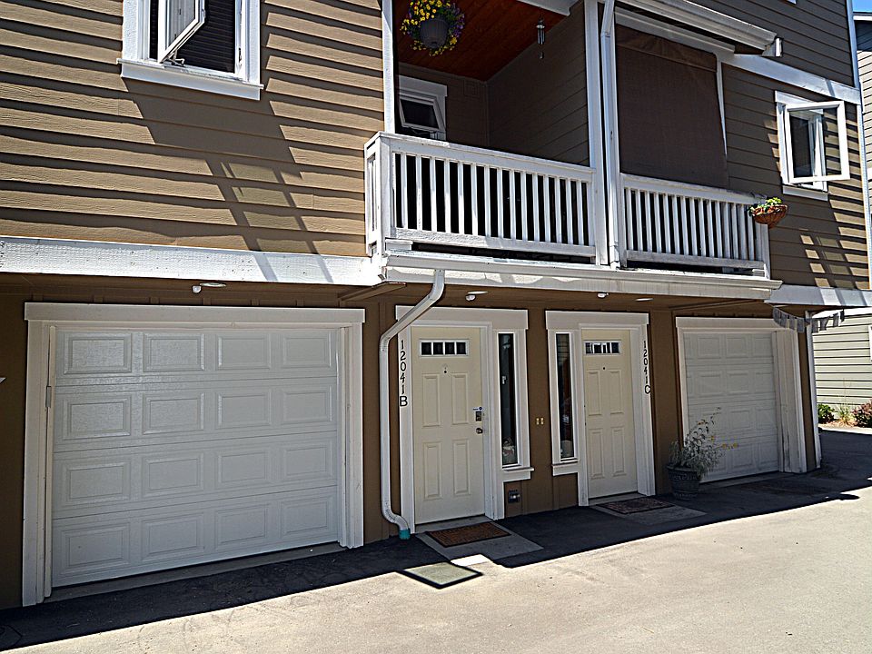1st image of 12041B 33rd Ave NE