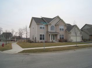 212 Arbor Ridge Dr, Montgomery, IL 60538