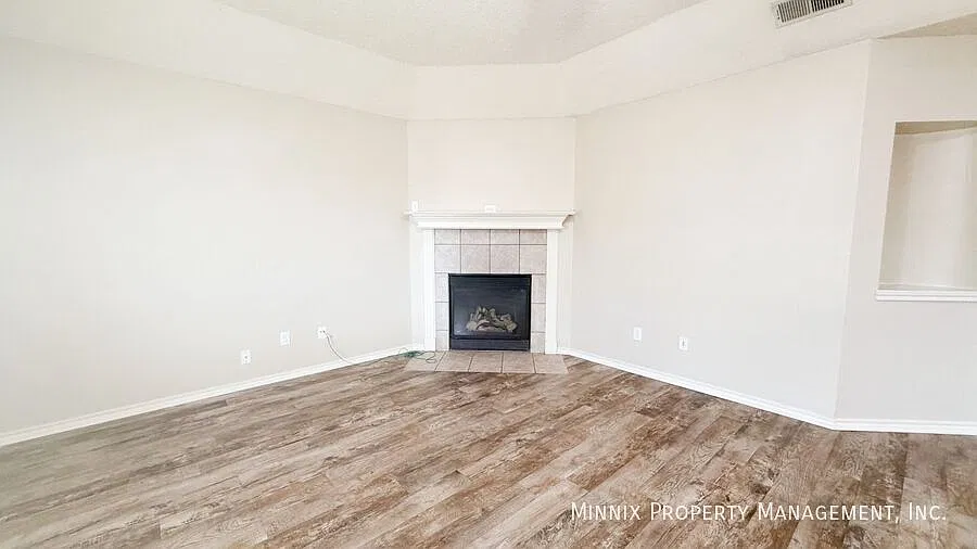 Cooper ISD |Lubbock, TX | 3 Bed 2 Bath Apartment For Rent | 3208 111th Street #B — Photo 3