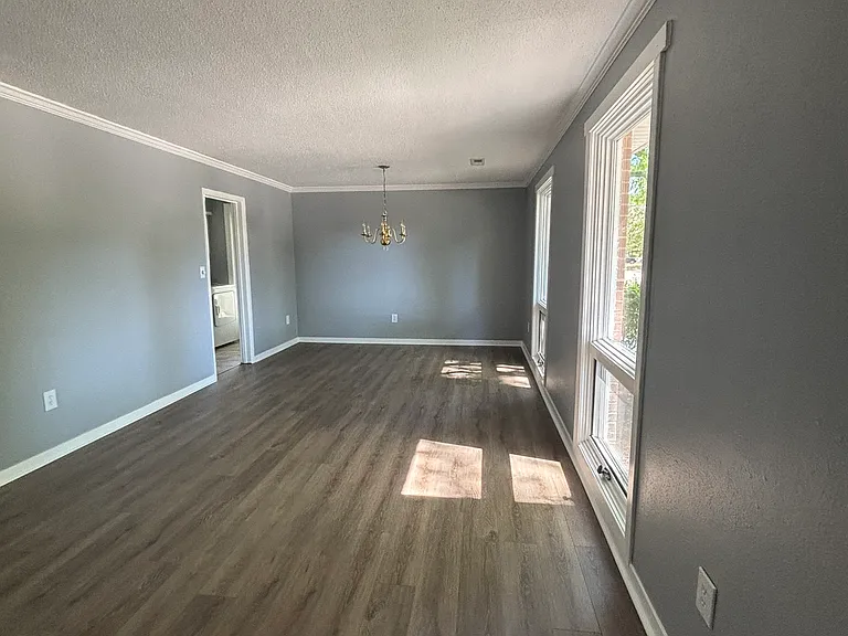 637 Redwood Ave #637 — Photo 3