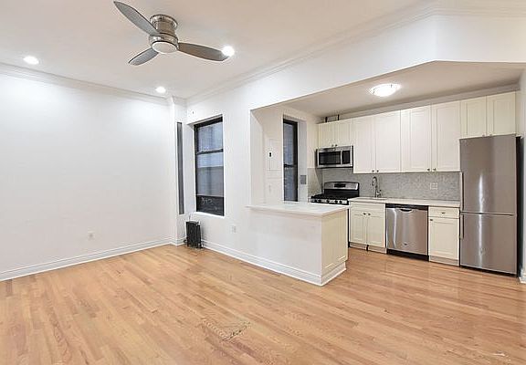 2nd image of 115 W 104th St