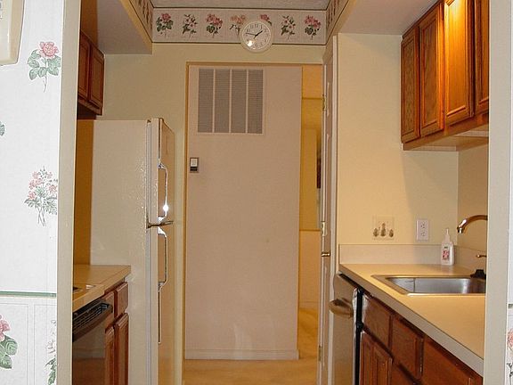 5th image of 202 Clifford Ln Unit L