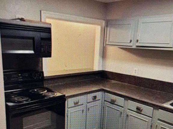 5th image of 3101 Highland Rd APT 221