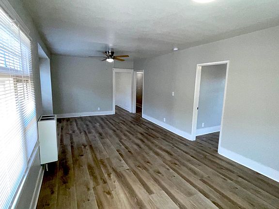 3rd image of 1119 Loma Vista Way