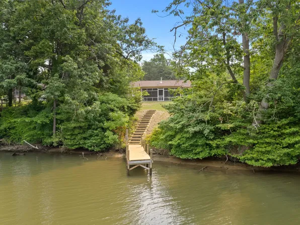 5551 Wells Cove Dr, Saint Leonard, MD 20685